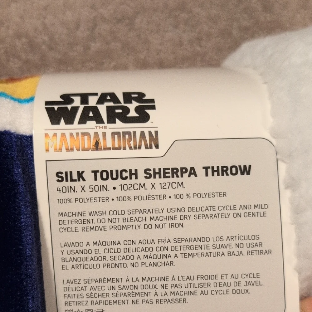 Star Wars Mandalorian Yoda Sherpa Throw NWT
